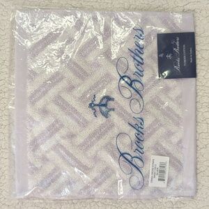 NWT Set of 4 Brooks Brothers Hand towels